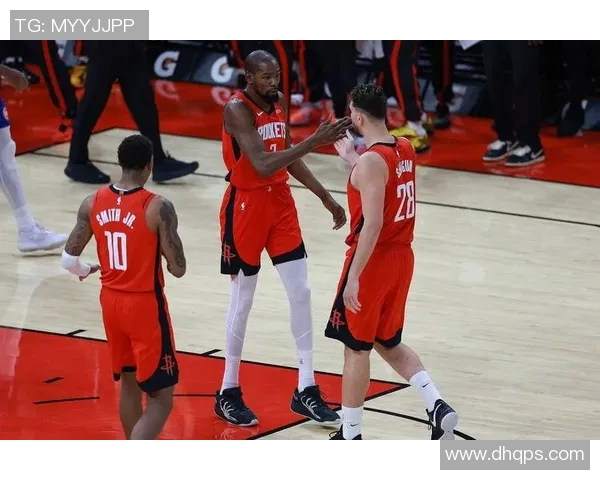 火箭主帅遭遇负面评价，球队内部气氛沉重